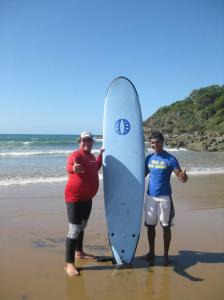 Paul - der Surflehrer - und ich